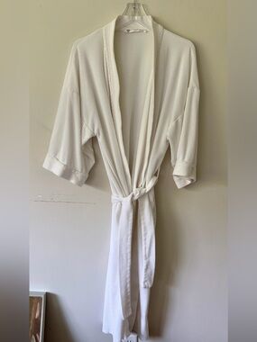 Eileen West White Classic Long Robe - Sz Medium